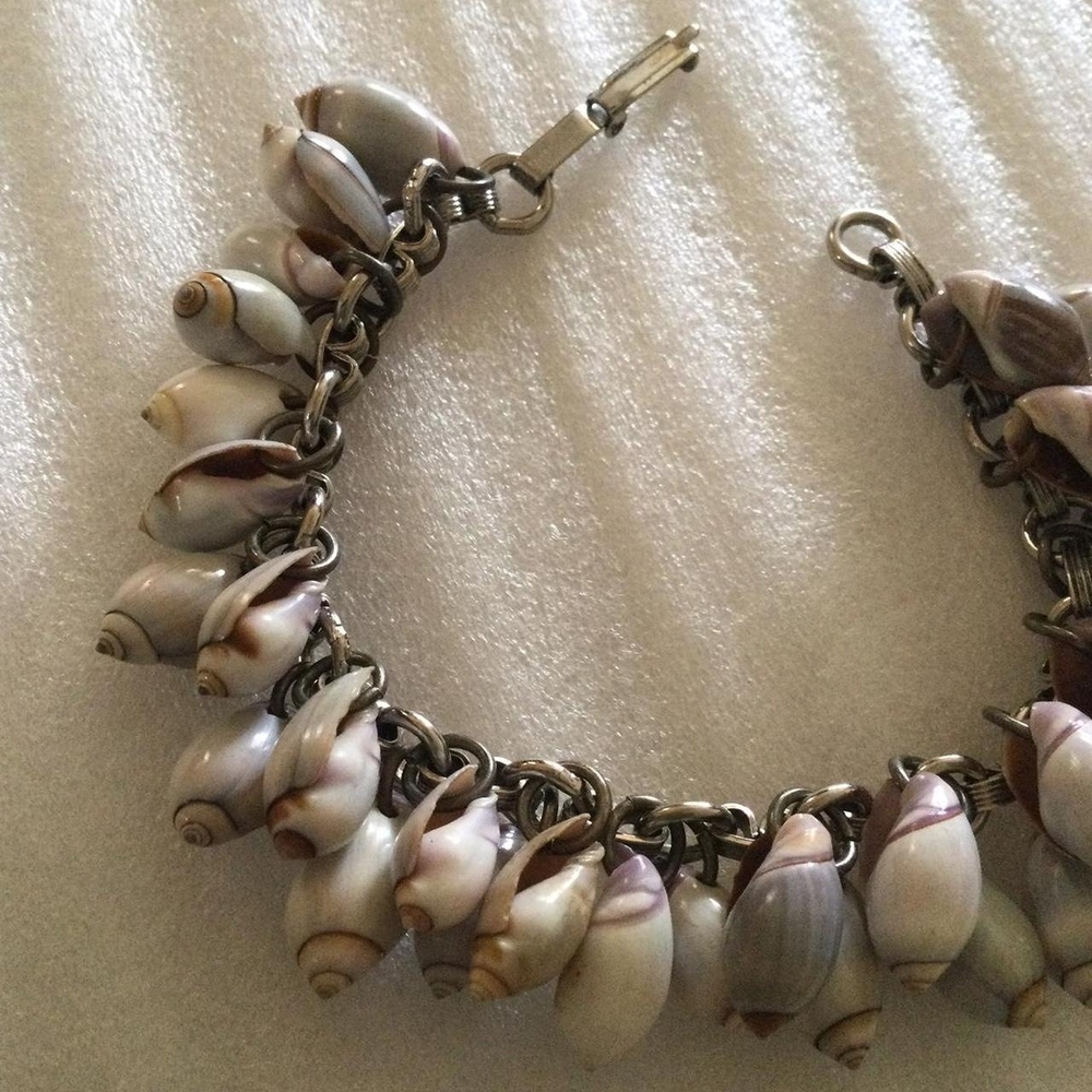 Dangly Shell Bracelet - Picture 2 of 3